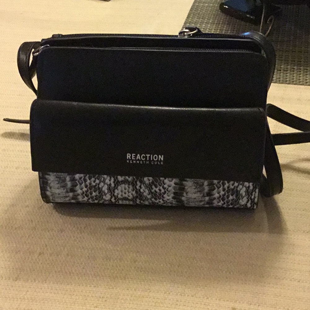 Brand New Reaction Cross Body Purse, Black, Snake pattern on Front